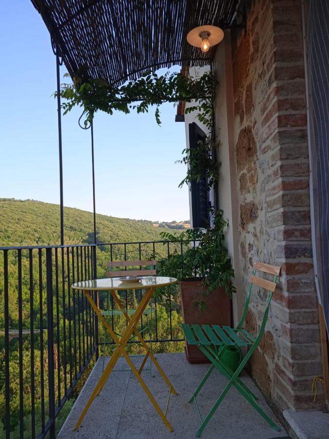 Casa Vacanze "Nonna Vela" Petroio Exterior photo